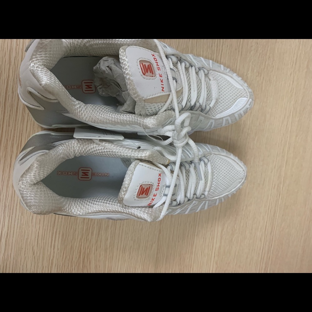 Nike - Picture 4 of 4